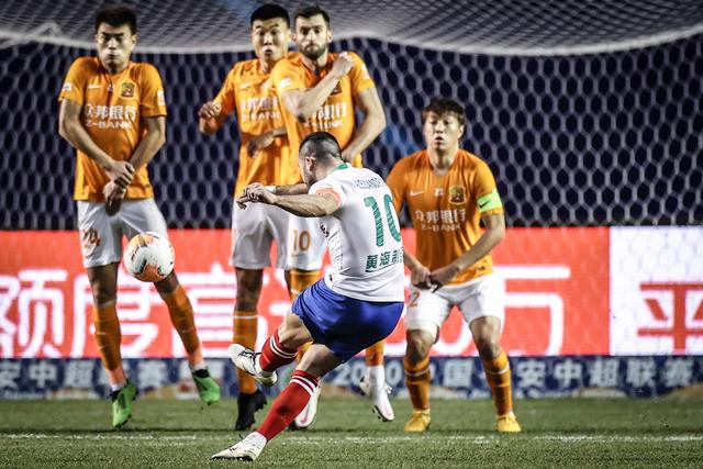 维尼修斯代表皇马40场欧冠 打进22球送出18记助攻